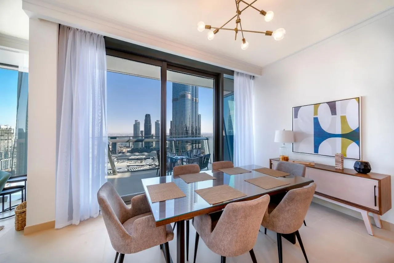 アパート Full Burj Khalifa View: Atlas Homestays - 03 Bedroom At Burj Vista 5005 ドバイ